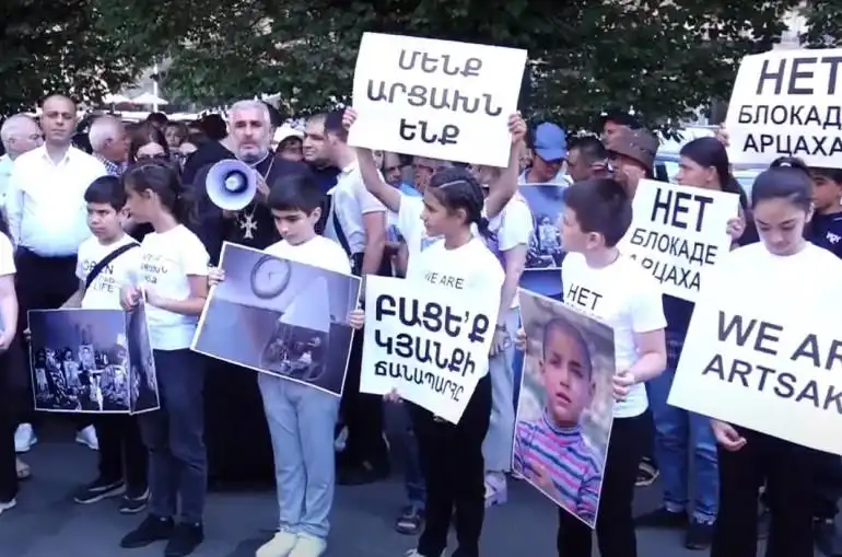 Երեւանի մէջ ՄԱԿ–ի գրասենեակի դիմաց բողոքի ցոյց՝ ի պաշտպանութիւն Արցախի