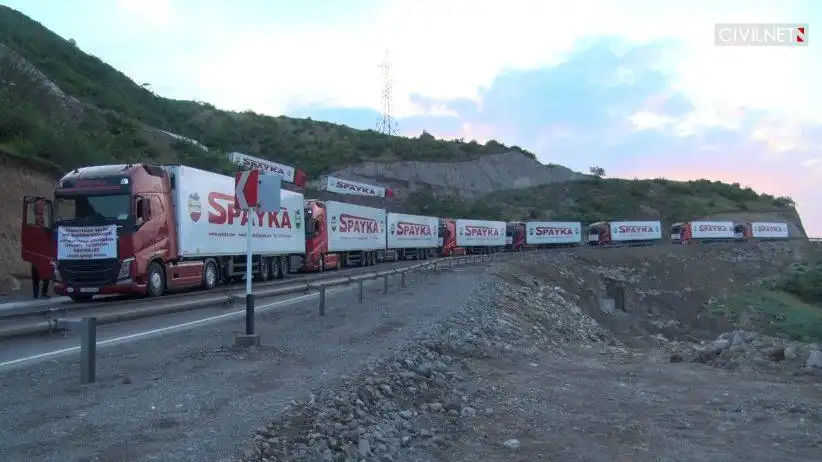 Մարդասիրական օգնութիւնը ԼՂ տեղափոխելու հարցով դրական զարգացում չկայ․ փոխնախարար