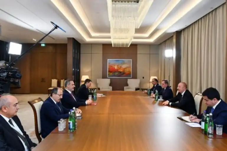 Ալիեւ Թուրքիոյ Արտաքին գործոց նախարարի հետ քննարկած է Հայաստանի հետ կարգաւորման գործընթացը