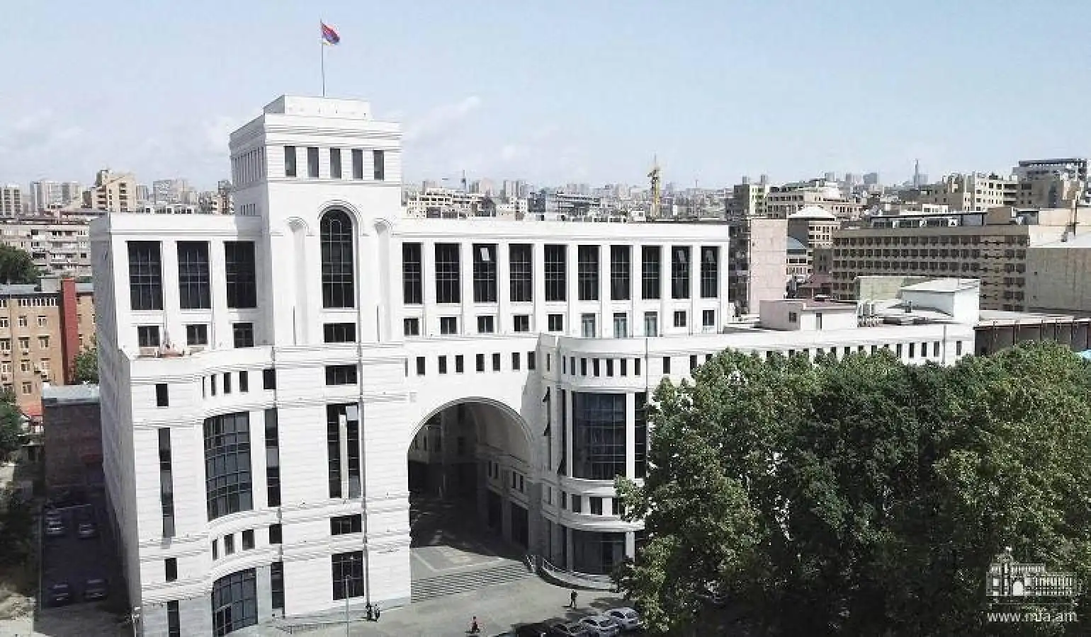 Հայաստանի տարածքով որեւէ երրորդ երկիր հարուածելու կապակցութեամբ յայտարարութիւն՝ Արտաքին գործոց նախարարութենէն