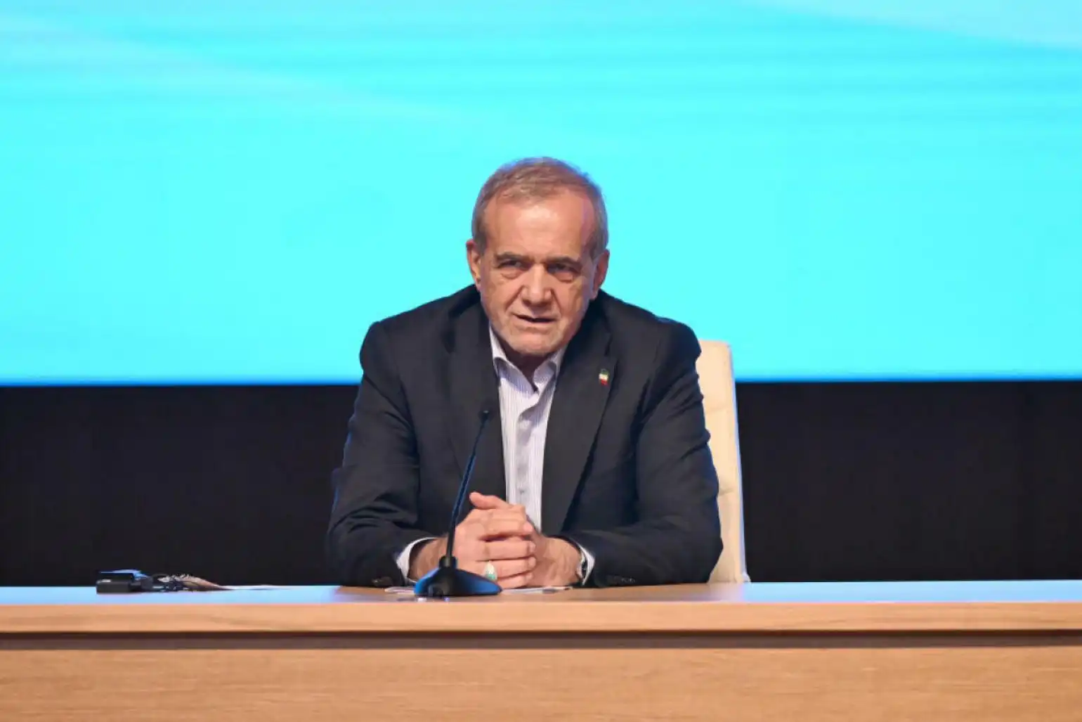 Իրանի նախագահը «հաստատած» է, որ դէպի  գրաւեալ Արցախ  ճանապարհորդութիւնը  անվտանգ էր 