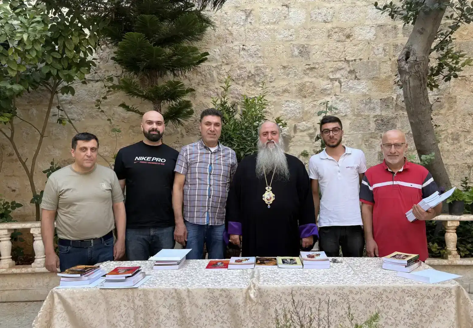 Բերիոյ Թեմ. Ձեռամբ Գերշ. Տ. Մակար արք.ի՝  նորերս ձեռնադրեալ սարկաւագները վկայագրեր ստացան        