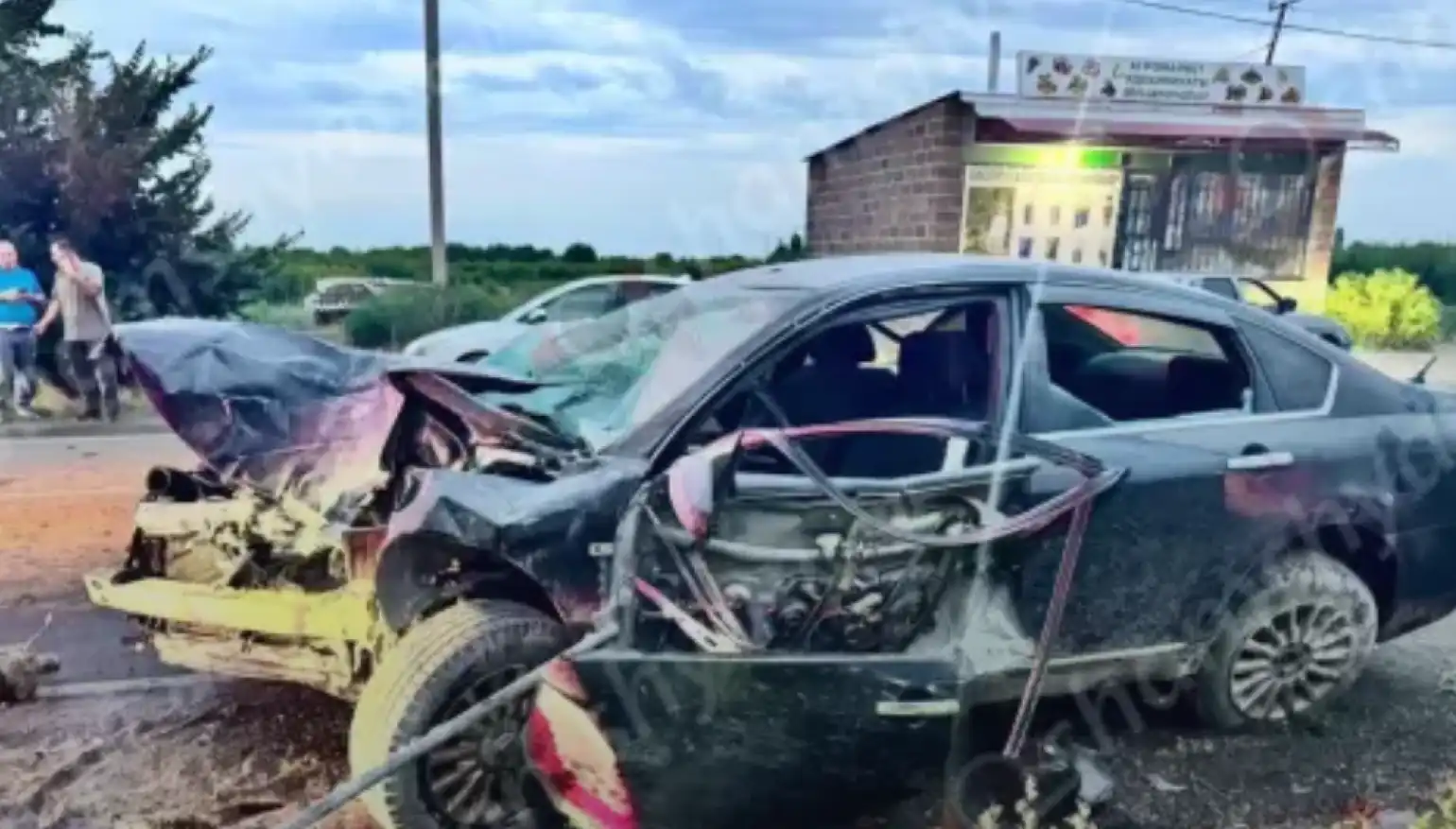 18-ամեայ ժամկէտային զինծառայողը «Nissan Teana»-ով բախած է հաստաբուն ծառին․ կայ վիրաւոր