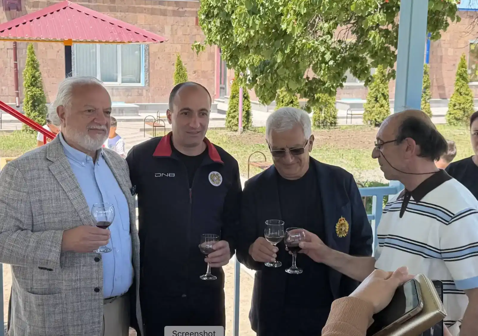 Բարերար Լեւոն Աֆէյեան՝ «Հայ-Էմ»ի 25-ամեակի եւ հայ դիւցազուններու նոր նուաճումներու կողքին