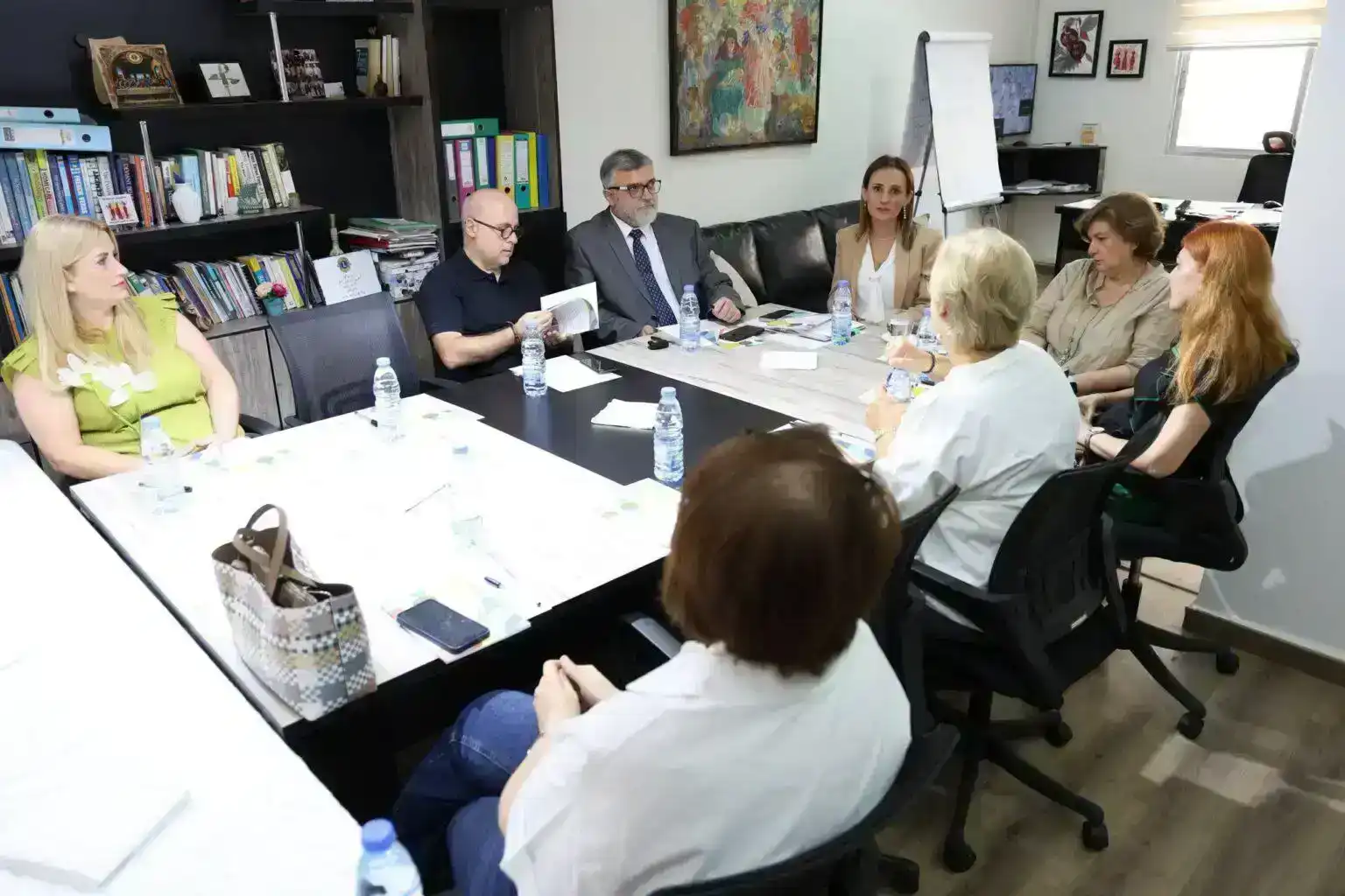 Ճինիշեան Յիշատակի Հիմնարկը լիբանանահայ վարժարաններու տնօրէններուն հետ քննարկեց երիտասարդներու զարգացման նոր նախաձեռնութիւններ