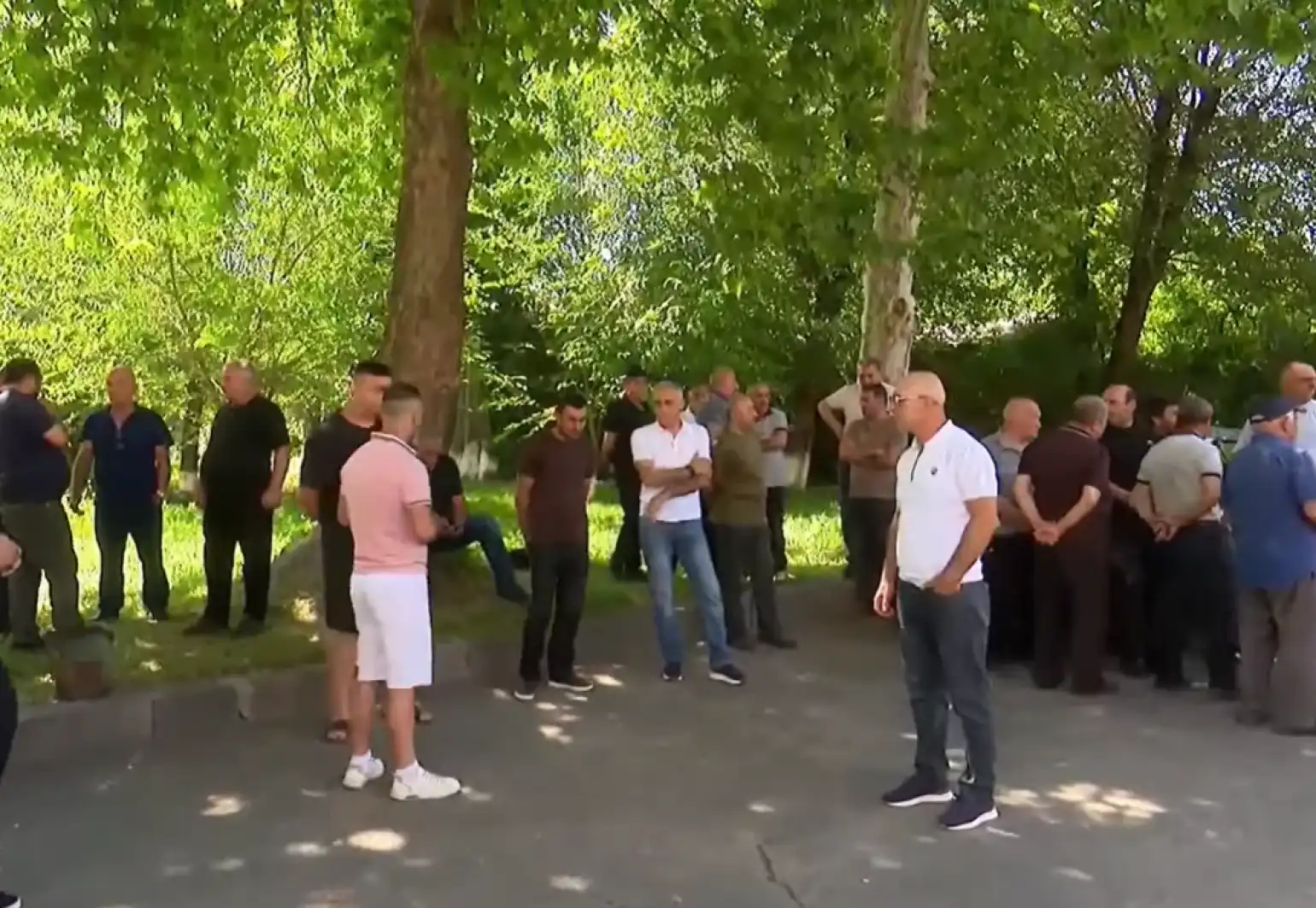 «Եթէ մեզ այսօր պատասխան չտուեցին, կտրուկ քայլերի ենք գնալու». բողոքի ցոյց՝ «Մուլտի Սթոուն»-ի դիմաց