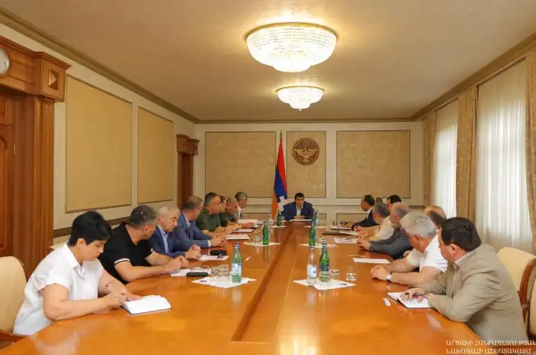 Արցախի Անվտանգութեան խորհուրդի ընդլայնուած նիստ՝ քննարկելու ներքին եւ արտաքին մարտահրաւէրները