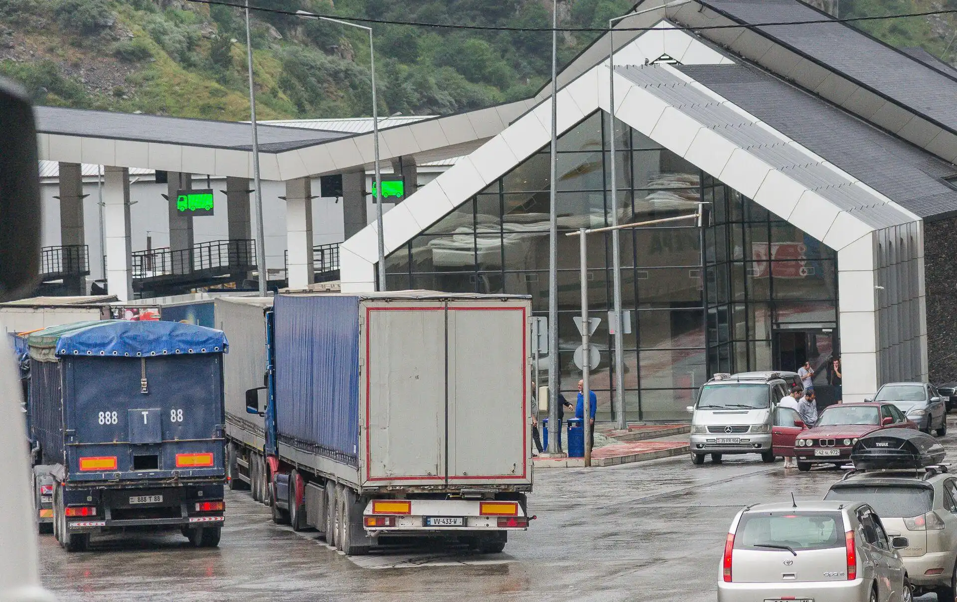 Լարսի անցակէտին դարձեալ տագնապ