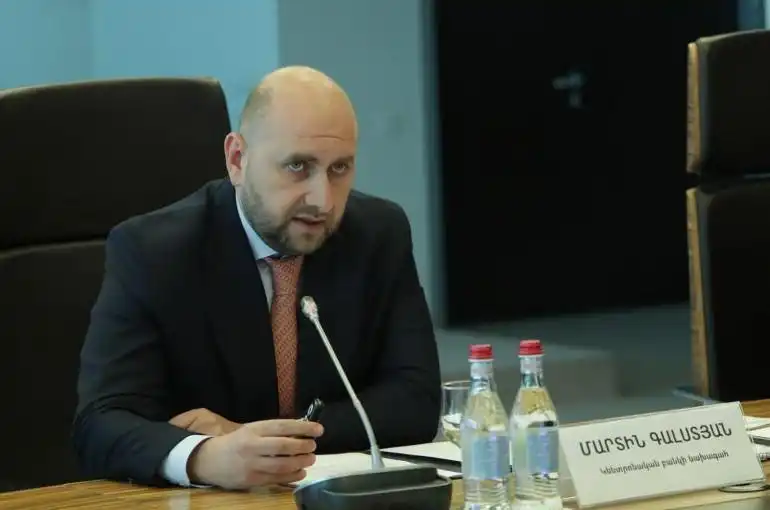 Կեդրոնական դրամատան անդրադարձը դրամի արժեւորման խնդրին
