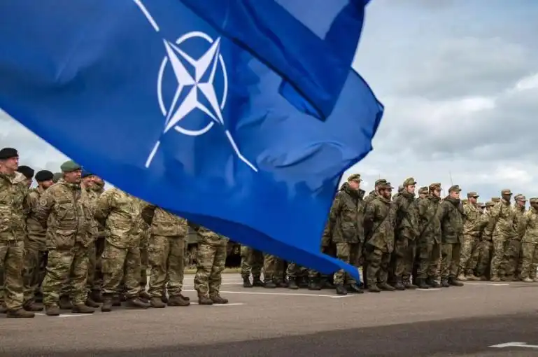 «Հակամարտութիւնը կարելի է լուծել միայն մարտի դաշտին վրայ». ՆԱԹՕ-ն՝ Զելենսքիին