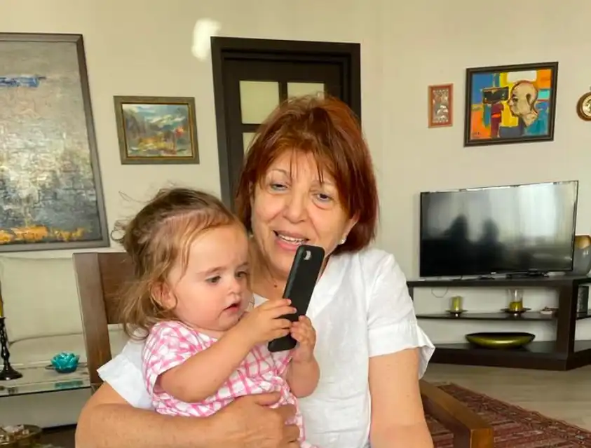 Վա՛րձքդ կատար, տիկի՛ն Մարօ