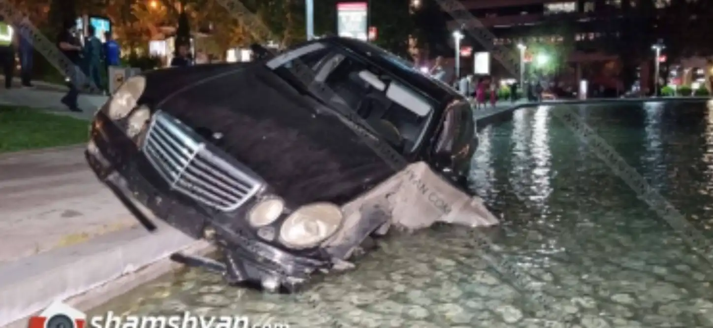 Երեւանի մէջ. Վարորդը Mercedes-ով կիսաշրջուած վիճակով յայտնուած է Կարապի լիճին մէջ