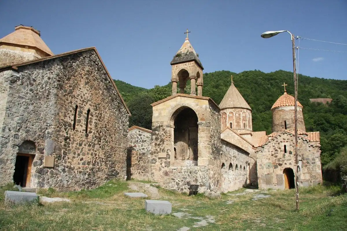 Պաքու մտադիր է Դադիվանքի հայ հոգեւորականները ռուս  հոգեւորակններով փոխարինել. Արցախի թեմի  Առաջնորդ 