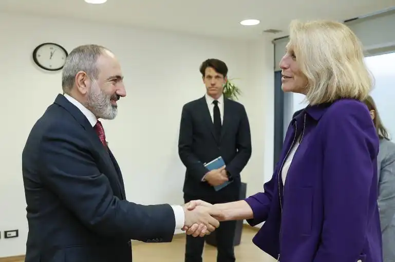 Փաշինեան եւ Տոնտրիտի կը քննարկեն ԼՂ հակամարտութեան եւ ՀՀ-Ատրպէյճան սահմանազատման առնչուող հարցեր
