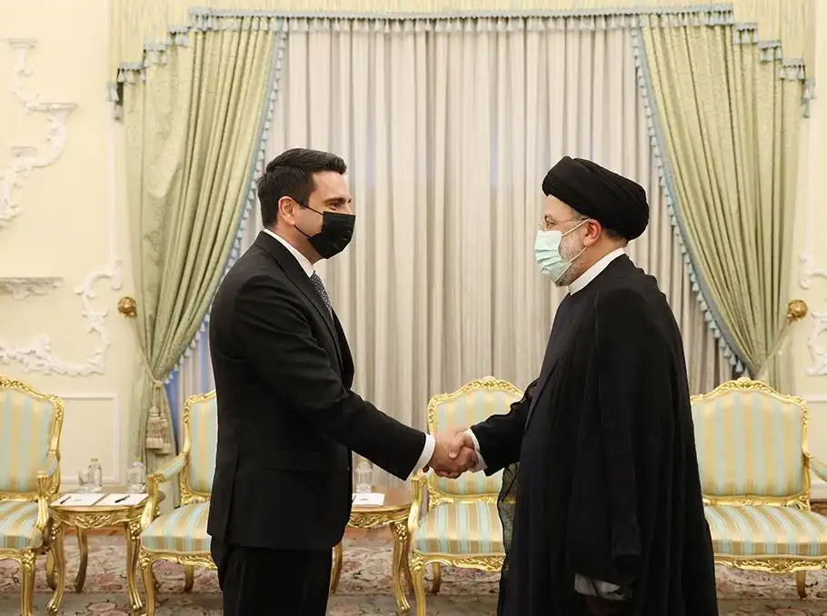 Իրանը օրինակ՝ Ատրպէյճանին. Սիմոնեան Թեհրանի մէջ հանդիպած է նախագահ Ռայիսիին