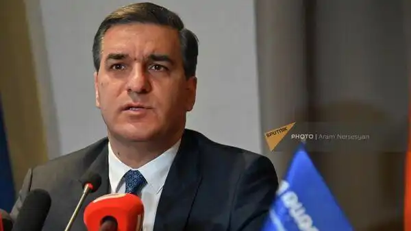 Արման Թաթոյեանը պիտի մտնէ քաղաքական դաշտ եւ մասնակցի Երեւանի աւագանիի ընտրութիւններուն. ԶԼՄ–ներ