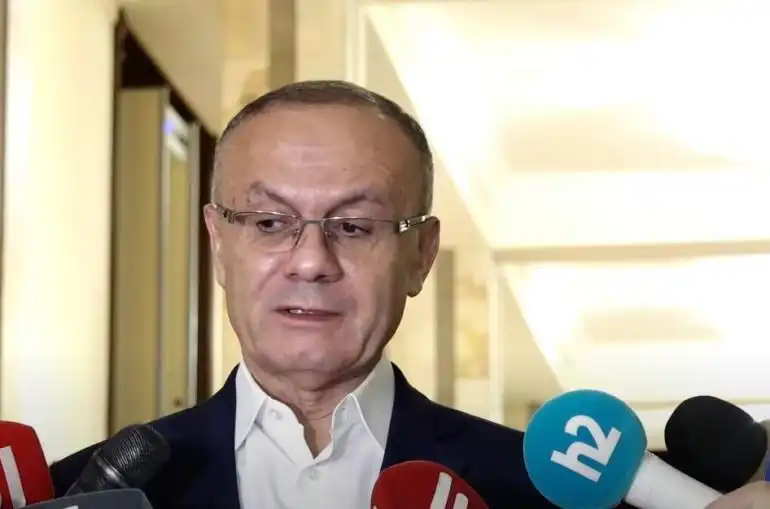  Ատրպէյճանցիները կը լեցուին Սիւնիք եւ անոնց դժուար կ'ըլլայ ետ շպրտել. Սէյրան Օհանեանը՝ «միջանցք» տալու մասին