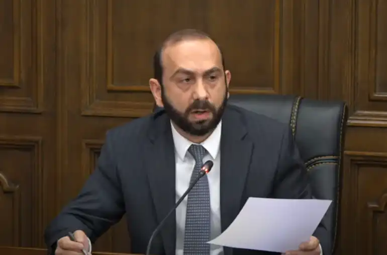 Մենք Լեռնային Ղարաբաղի կարգավիճակի համար չենք բանակցիր. Արարատ Միրզոյեան