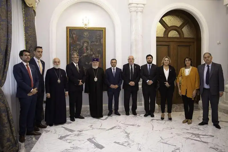 Ամենայն Հայոց Կաթողիկոսն ընդունեց Արժանթին-Հայաստան բարեկամական խումբի անդամները 