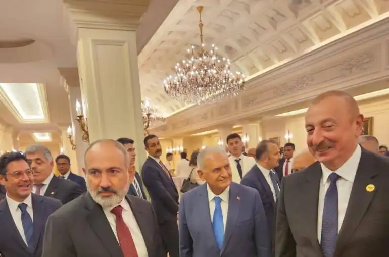 Երդմանակալութեան շրջանակներուն մէջ Փաշինեան զրուցեց Էրտողանի եւ Ալիեւի հետ (Լուսանկար)