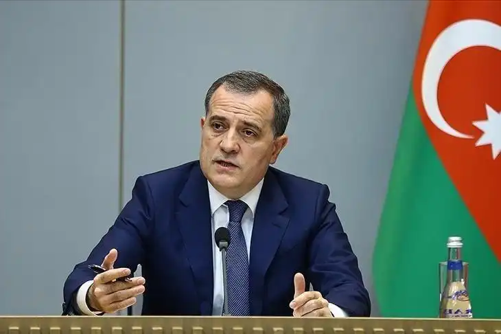 Պայրամով  նոր պայմաններու մասին կը խօսի 