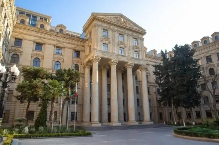 Ատրպէյճան իր քաղաքացիները կը յորդորէ հեռու մնալ Իրան այցելութենէ 