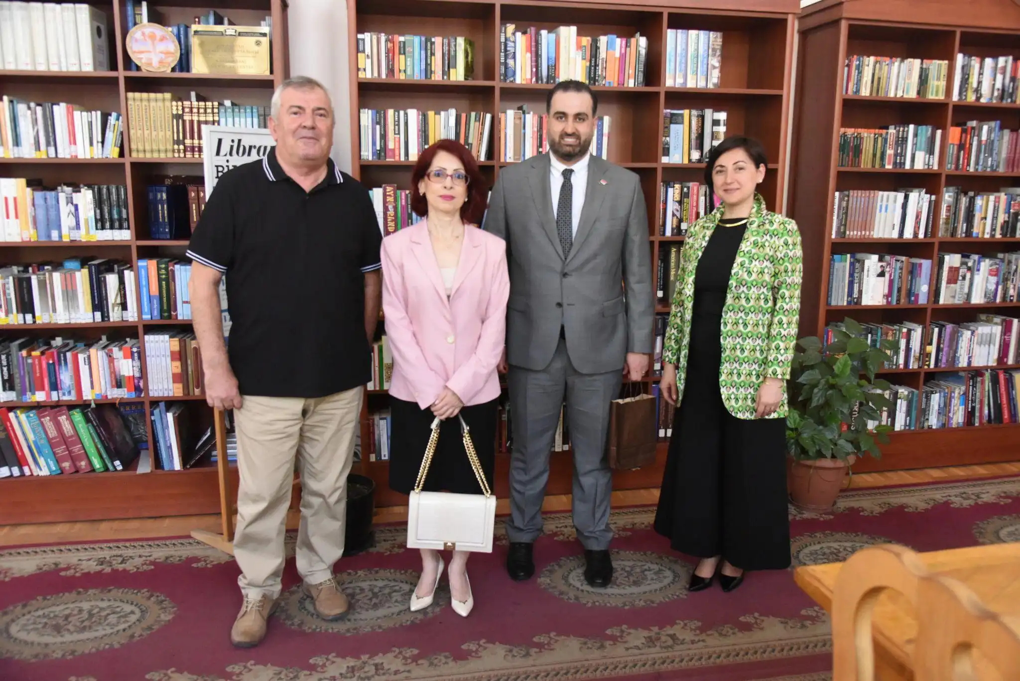 ՀՀ-ում Սիրիայի դեսպան Նորա Արիսյանը՝ Ազգային գրադարանում