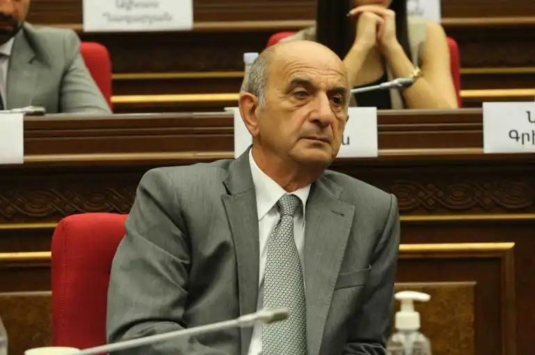 Տակաւին յայտնի չէ, թէ ով պիտի փոխարինէ Վիգէն Խաչատրեանը
