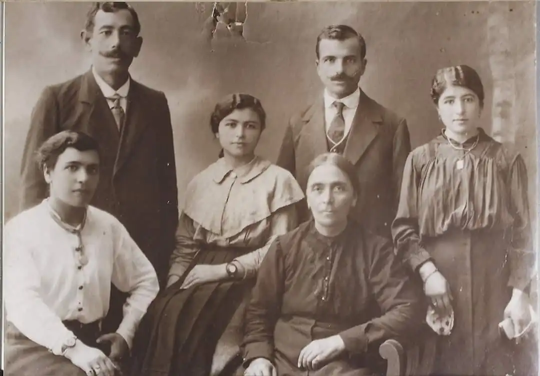 Փնտրվում են լուսանկարի մարդկանց հարազատները. Օգնեք գտնենք