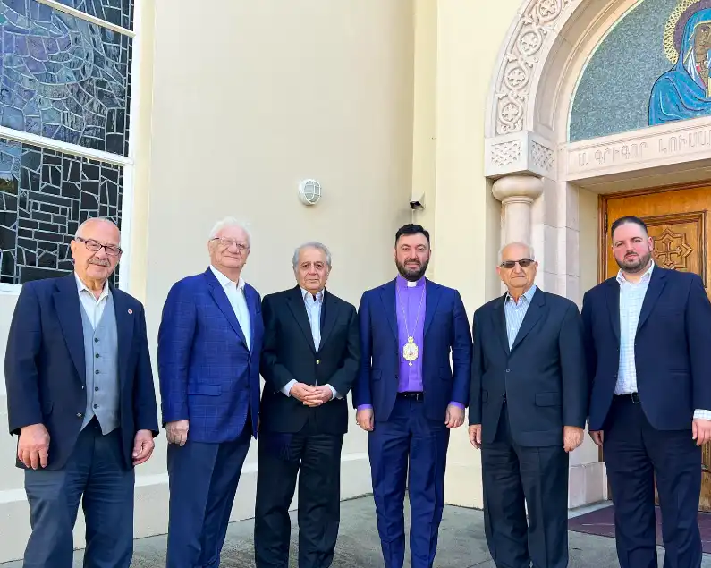  Գերշ. Տ. Թորգոմ Սրբազանը Սան Ֆրանսիքոյի մէջ. Առաջնորդը եւ Ազգ. Վարչութիւնը կը  հետեւին  շինարարական աշխատանքներուն (Լուսանկար)