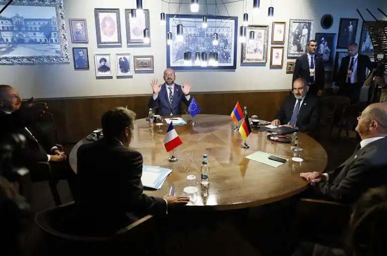 Խաղաղութեան պայմանագիրը մինչեւ տարեվե՞րջ. Արմէն Գրիգորեան փակագծեր բացաւ