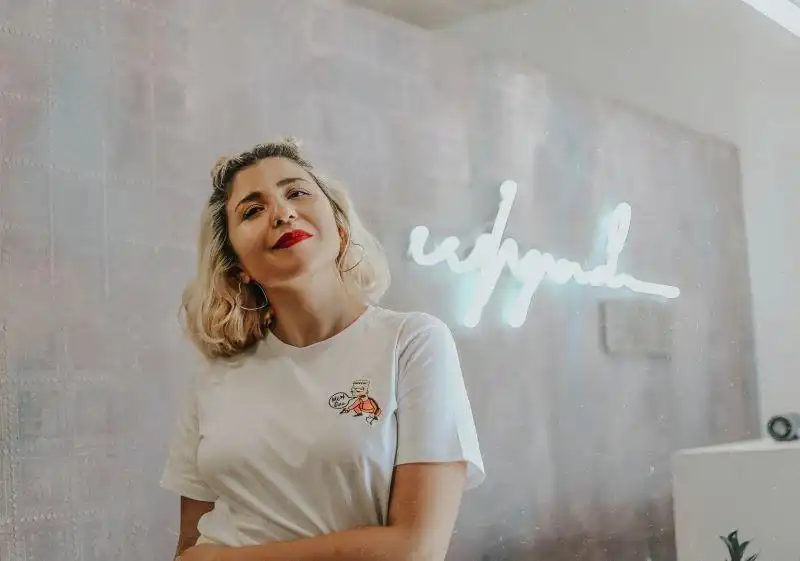 6-րդ յարկէն վար ինկած կինը յայտնի հաղորդավարուհի Ովսաննա Սողոյեանն է