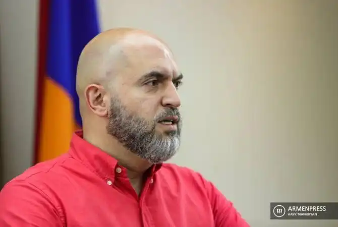 Աշոտեան կը մնայ առանձնախուցի մէջ