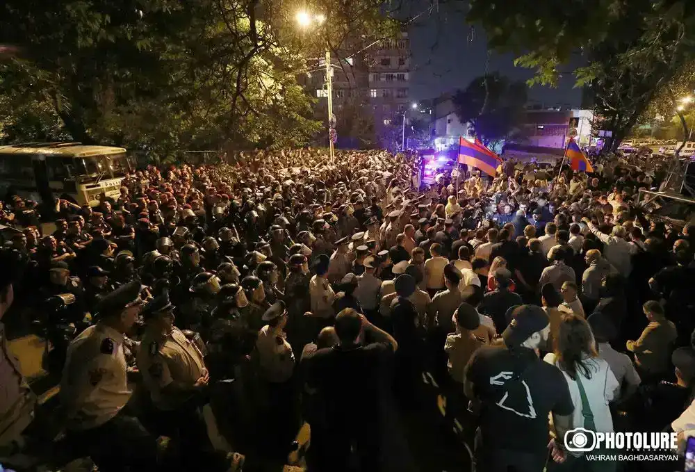 Անորոշութիւնը միշտ առկայ