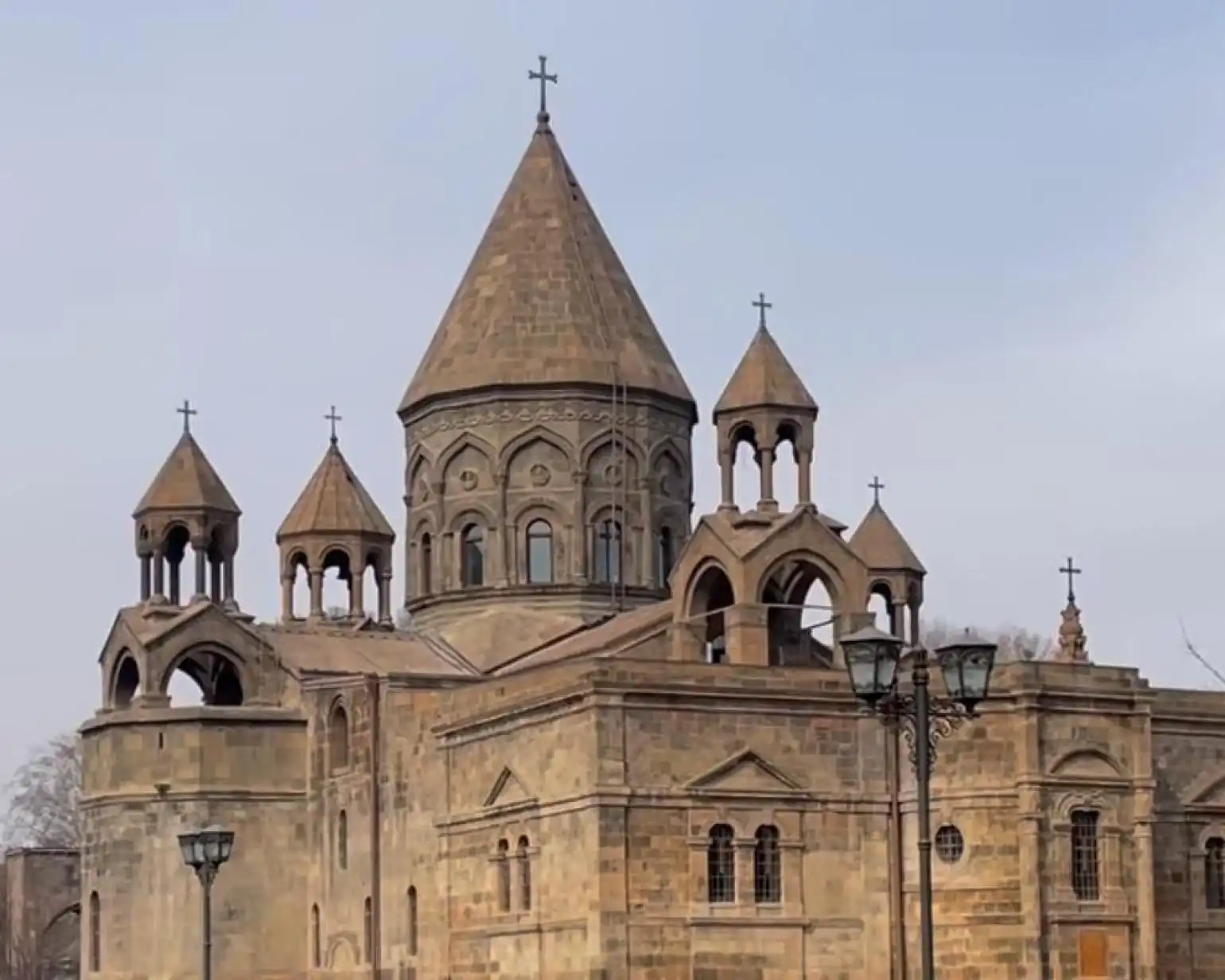 Մայր Աթոռ Սուրբ Էջմիածինը խոր մտահոգություն է արտահայտում Տ․ Բագրատ արքեպիսկոպոս Գալստանյանի և իր համախոհների նկատմամբ  ձեռնարկուած  գործողությունների կապակցությամբ.Հաղորդագրութիւն