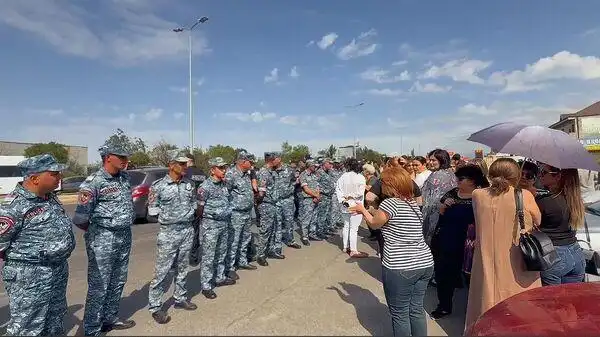 Քասախ գիւղին մէջ բողոքի ցոյց եւ միջադէպ.  Միջադէպի «հեղինակ»՝ ոստիկանը աշխատանքէ հեռացուած է