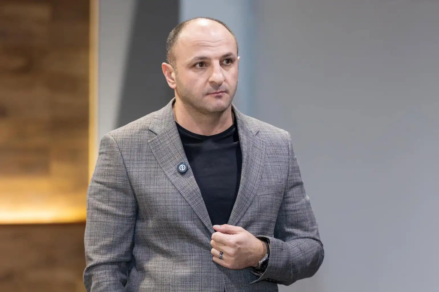 Ընտրակաշառքի գործով խուզարկութիւններ կատարուած են Գիւմրիի աւագանիի անդամ Կարէն Սիմոնեանի տան մէջ