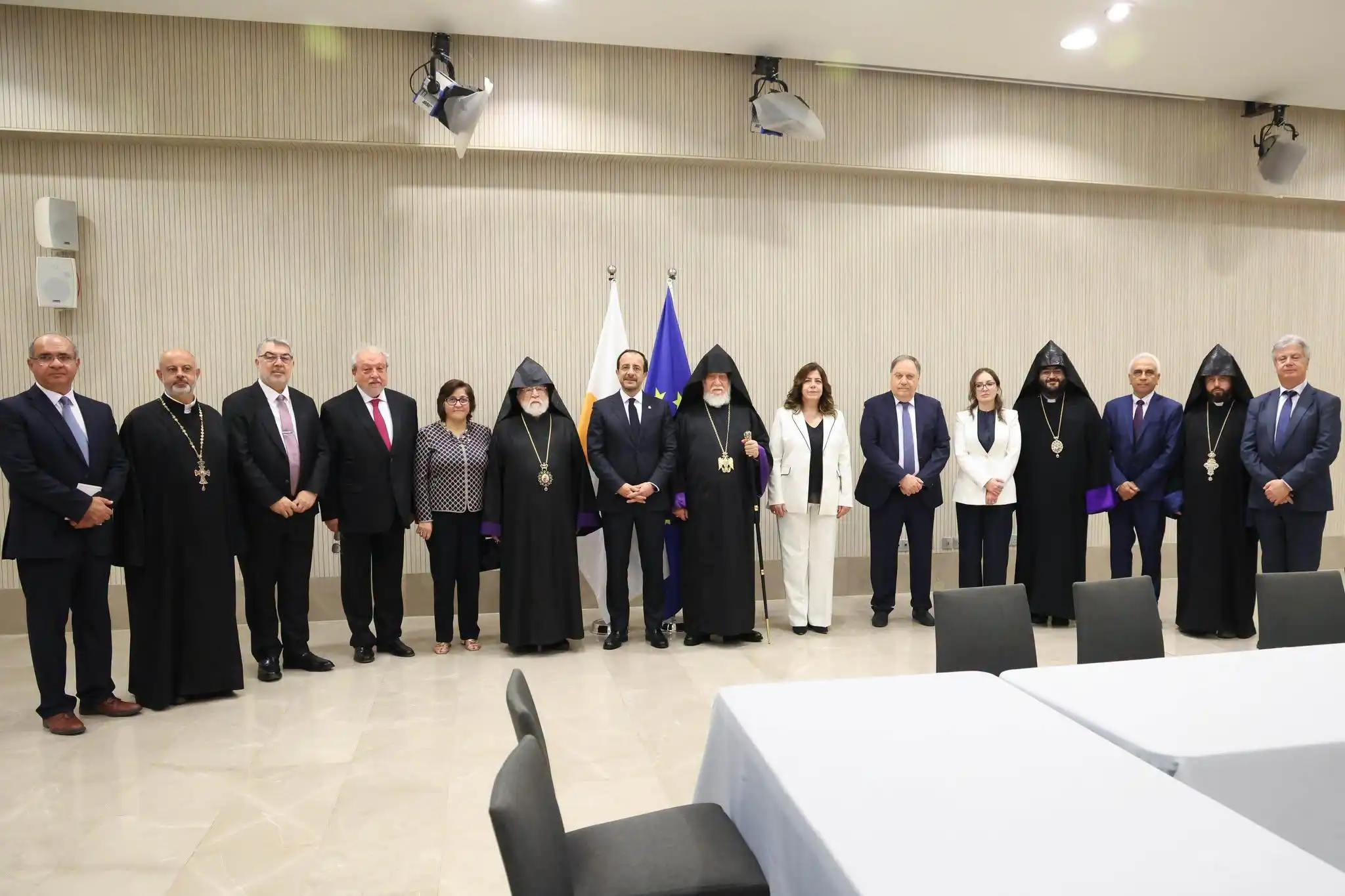 Արամ Ա. Կաթողիկոս «Կիլիկիոյ Իշխան» շքանշանով պատուեց Կիպրոսի նախագահ Նիկոս Խրիստոտուլիտիսը