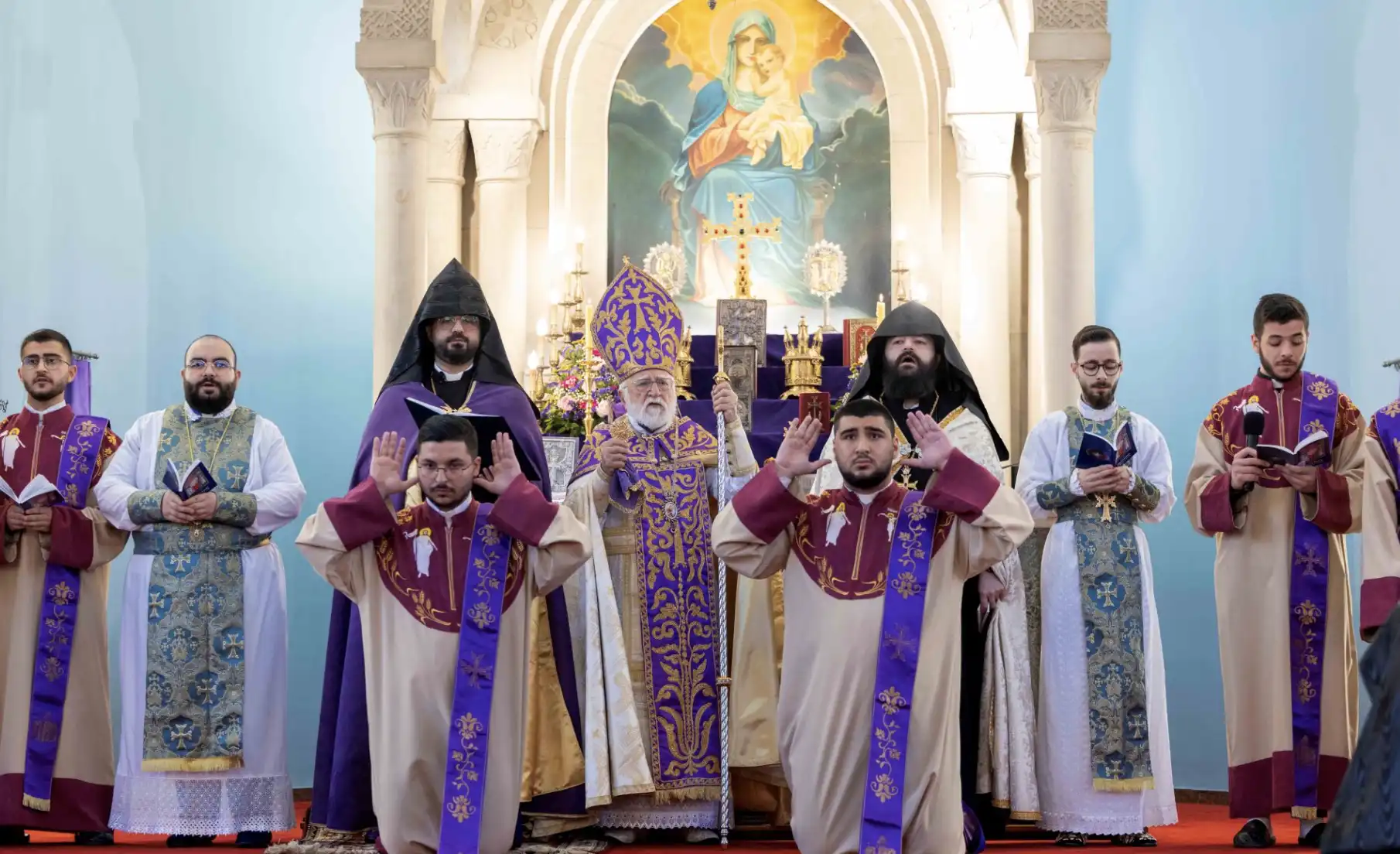 Կիլիկեան Սուրբ Աթոռի անդաստանէն ներս երկու նոր աբեղաներու ձեռնադրութիւն