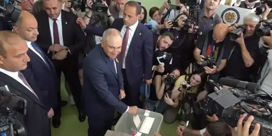 Ժողովուրդը ինչ որոշէ՝ ես կ՚ընդունիմ. ՀՀ վարչապետ Նիկոլ Փաշինեանը քուէարկած է