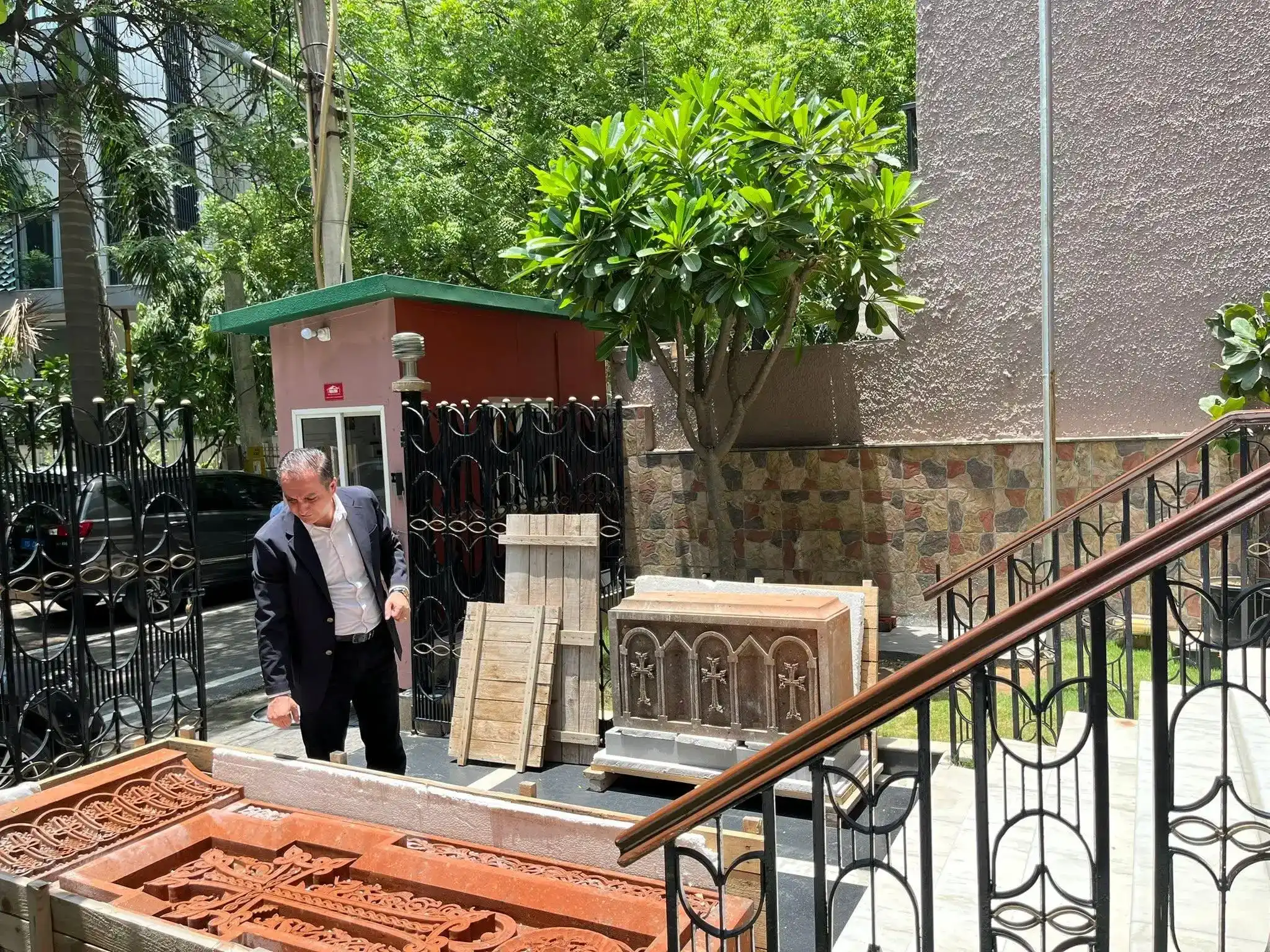 Հնդկաստանում տեղադրվել է երկրում առաջին և միակ ձեռակերտ հայկական խաչքարը