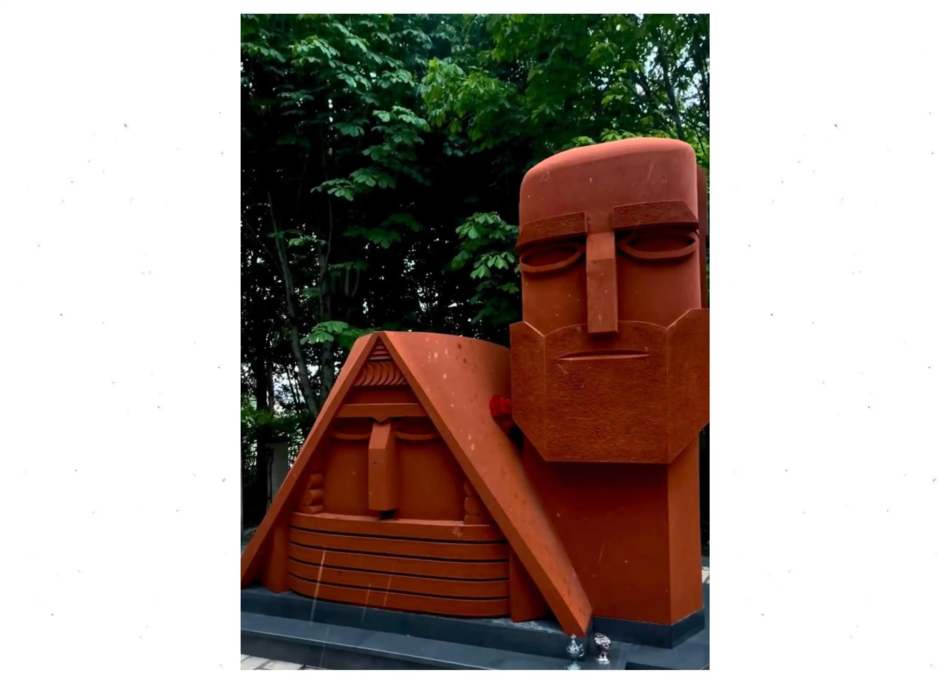 Ռուսիոյ Եսենթուքի քաղաքին մէջ տեղադրուած է «Մենք ենք, մեր սարերը» յուշարձանի կրկնօրինակը