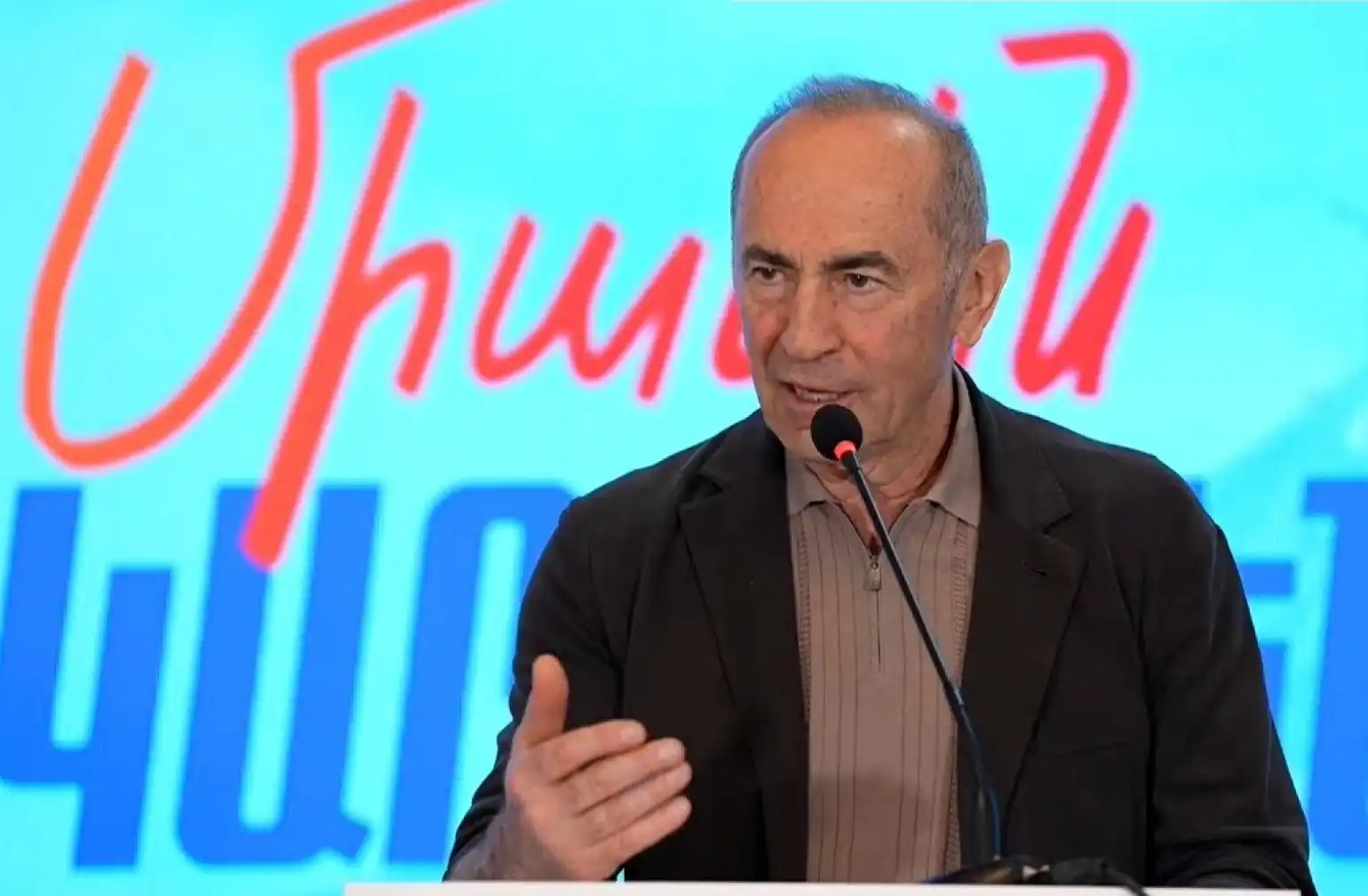 Փութինի հետ խօսելէն 3 ժամ ետք ամբողջ միրգերու արտահանման վրայ սահմանափակում դրուեցաւ. Ռոպերթ Քոչարեան