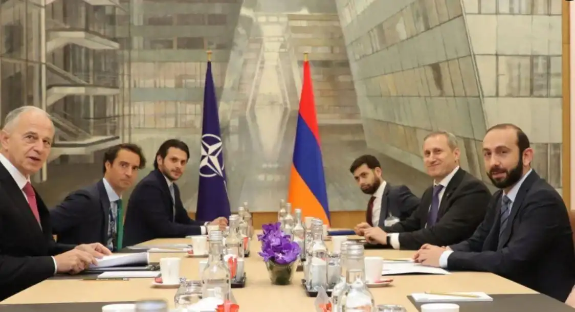 Միրզոյեան ՆԱԹՕ-ի գլխաւոր քարտուղարի տեղակալին ներկայացուցած է իրավիճակը սահմանին եւ Ղարաբաղի մէջ