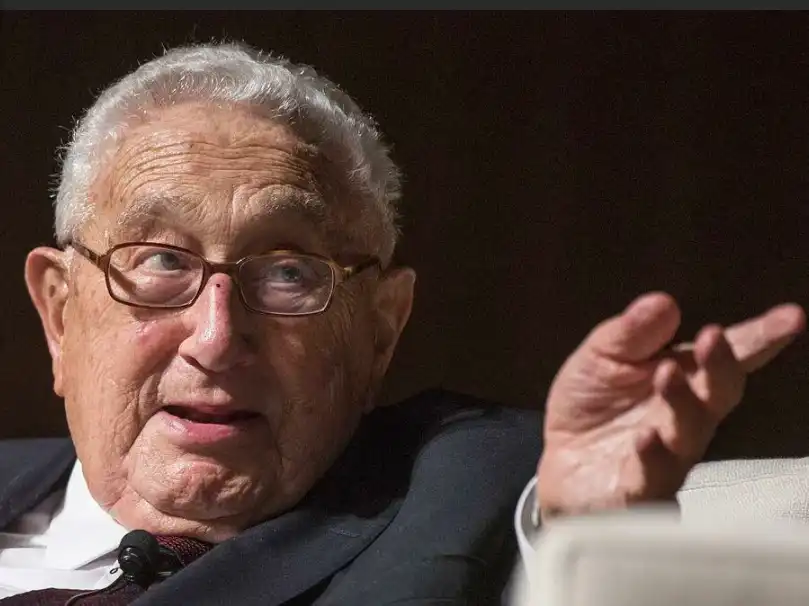 Մեղքը ՆԱԹՕ-ի՞նն է. Հէնրի Քիսընճըրի յօդուածին հետքերով