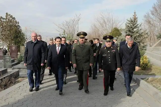 Բանակը   քաղաքականացուած չէ ու պիտի չըլլայ. Կամօ Քոչունց  