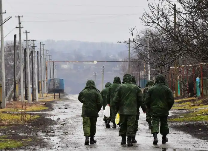 Ուքրանիական տագնապ, շահախնդրութիւններ, քիչ մը աւելի մօտը կամ հեռուն