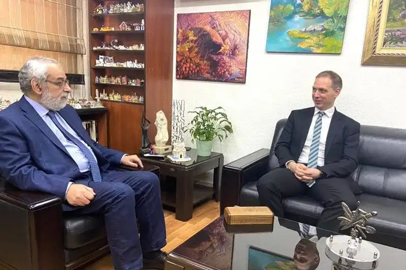  Երեսփոխան Յ. Բագրատունի ընդունած է Լիբանանի մէջ Մեծն Բրիտանիոյ դեսպանը