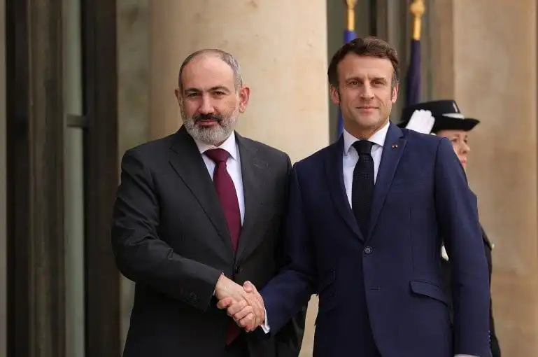 Անթոյլատրելի է Արցախի մէջ իրավիճակը լարելու իւրաքանչիւր փորձ․ Փաշինեանը՝ Մաքրոնին