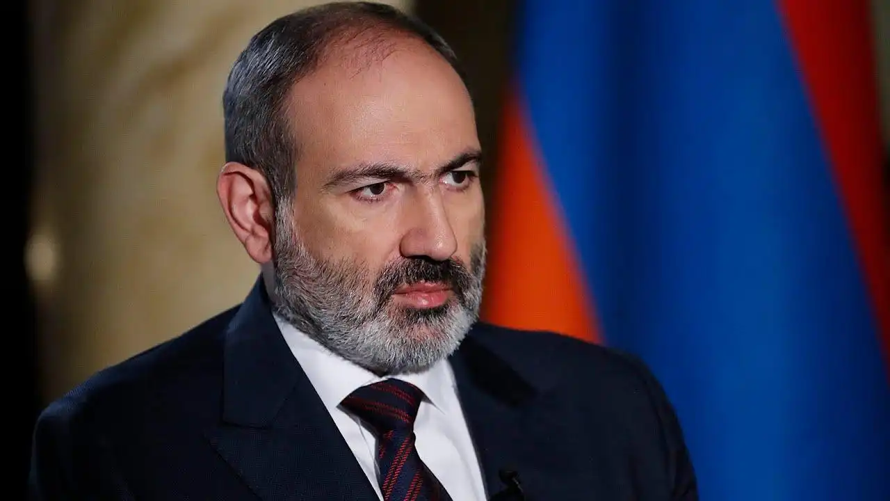 Կառավարութիւնը կը շարունակէ  երկրորդական թեմաներու  շահարկումը. Իսկ Փաշինեան կը խօսի պարեկներու   բարձր ուսում  ստացած չըլլալու եւ  պաշտօն ստանձնելու մասին 